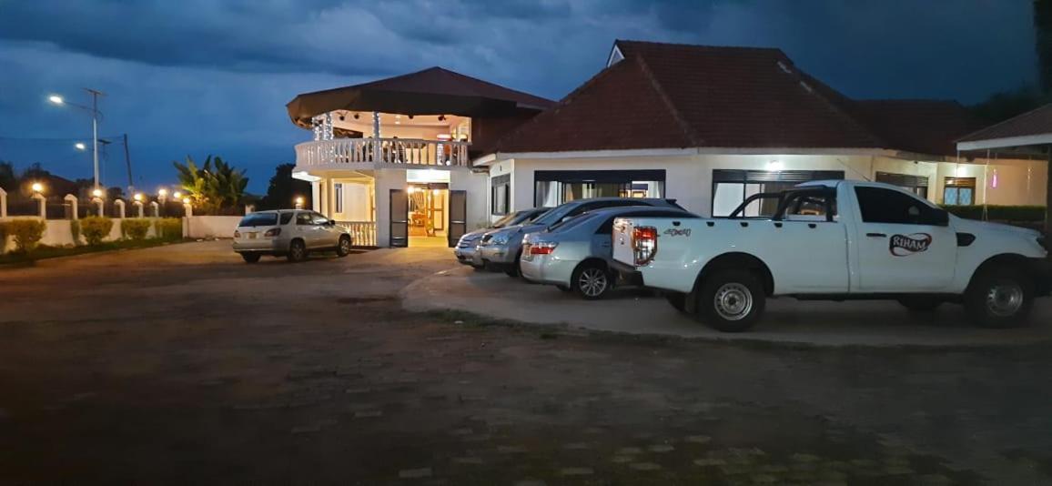 Northern Pearl Gulu Kültér fotó